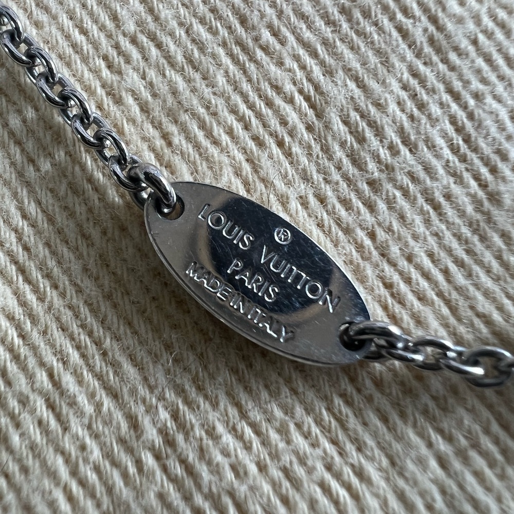 Louis Vuitton Silver V Chain Bracelet - Picture 3 of 12